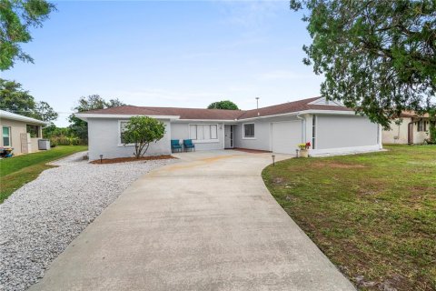 Villa ou maison à Palm Bay, Floride 4 chambres, 169.55 m2 № 2425590