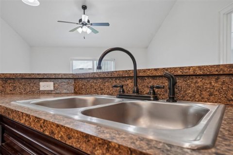 House in Ocala, Florida 3 bedrooms, 178.84 sq.m. № 2222667 - photo 11