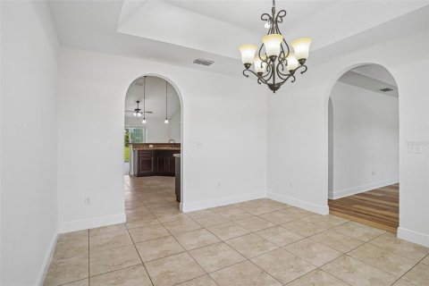 House in Ocala, Florida 3 bedrooms, 178.84 sq.m. № 2222667 - photo 18