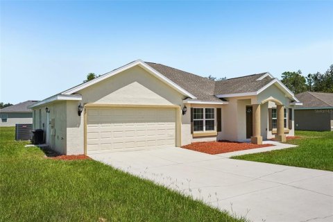 House in Ocala, Florida 3 bedrooms, 178.84 sq.m. № 2222667 - photo 3
