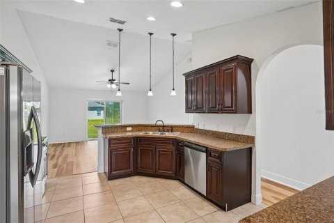 House in Ocala, Florida 3 bedrooms, 178.84 sq.m. № 2222667 - photo 7