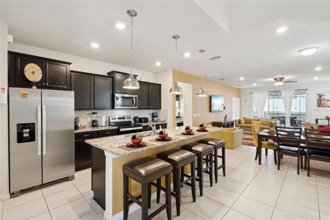 Casa en venta en Davenport, Florida, 7 dormitorios, 304.91 m2 № 2237632 - foto 13