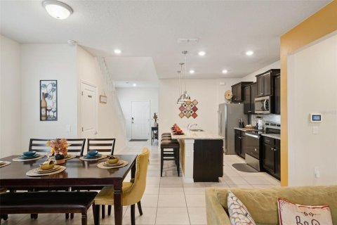 Casa en venta en Davenport, Florida, 7 dormitorios, 304.91 m2 № 2237632 - foto 12