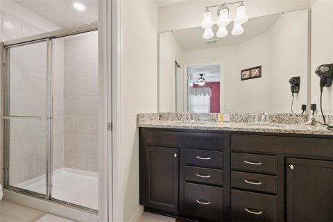 Casa en venta en Davenport, Florida, 7 dormitorios, 304.91 m2 № 2237632 - foto 4