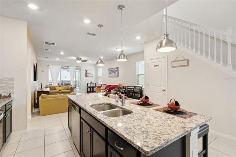 Casa en venta en Davenport, Florida, 7 dormitorios, 304.91 m2 № 2237632 - foto 15