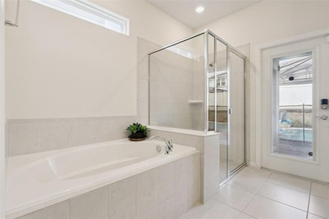 Casa en venta en Davenport, Florida, 7 dormitorios, 304.91 m2 № 2237632 - foto 28