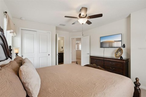 Casa en venta en Davenport, Florida, 7 dormitorios, 304.91 m2 № 2237632 - foto 19