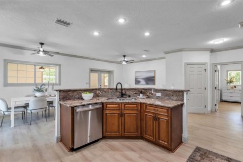 House in Lakeland, Florida 4 bedrooms, 390.19 sq.m. № 2103812 - photo 19
