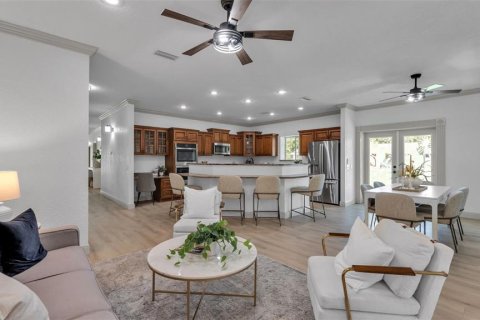 House in Lakeland, Florida 4 bedrooms, 390.19 sq.m. № 2103812 - photo 13