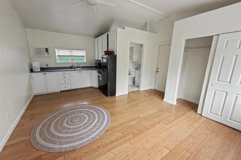 Immobilier commercial à louer à Boynton Beach, Floride: 2 pièces, 37.16 m2 № 2269699 - photo 4