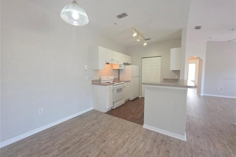 Condominio en venta en Altamonte Springs, Florida, 2 dormitorios, 108.7 m2 № 2258850 - foto 7