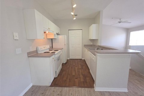 Condominio en venta en Altamonte Springs, Florida, 2 dormitorios, 108.7 m2 № 2258850 - foto 2