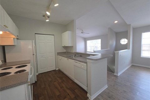 Condominio en venta en Altamonte Springs, Florida, 2 dormitorios, 108.7 m2 № 2258850 - foto 3
