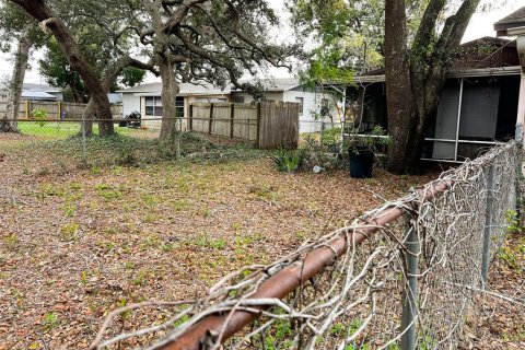 Propiedad comercial en venta en Deltona, Florida, 4 dormitorios, 188.96 m2 № 2106223 - foto 7