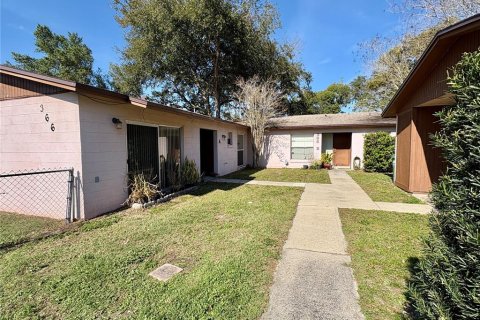 Propiedad comercial en Deltona, Florida 4 dormitorios, 188.96 m2 № 2106223