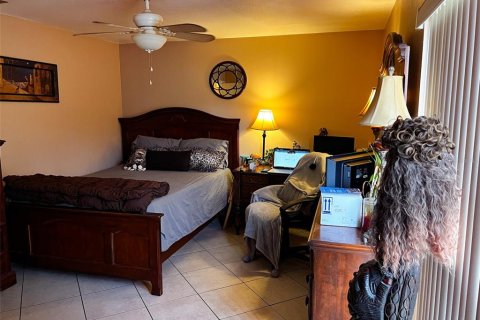 Propiedad comercial en venta en Deltona, Florida, 4 dormitorios, 188.96 m2 № 2106223 - foto 23
