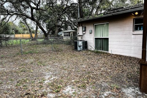 Propiedad comercial en venta en Deltona, Florida, 4 dormitorios, 188.96 m2 № 2106223 - foto 6