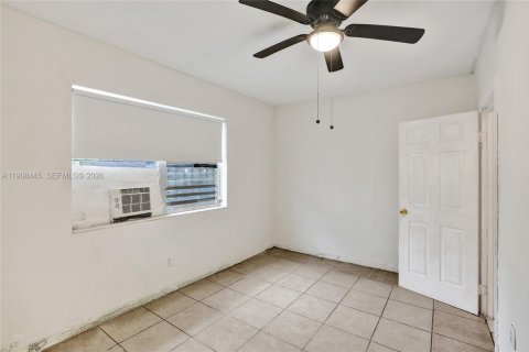 Commercial property in Miami, Florida 155.89 sq.m. № 1988677 - photo 24
