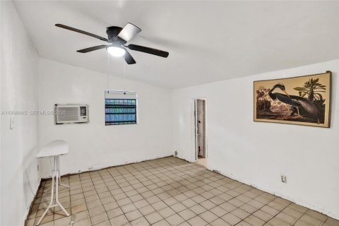 Commercial property in Miami, Florida 155.89 sq.m. № 1988677 - photo 27