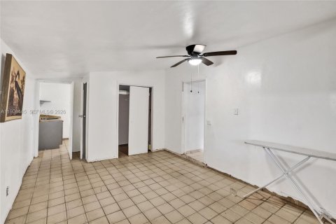 Commercial property in Miami, Florida 155.89 sq.m. № 1988677 - photo 29