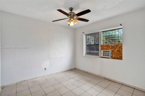 Commercial property in Miami, Florida 155.89 sq.m. № 1988677 - photo 19