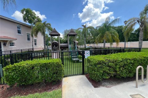 Touwnhouse à louer à Sunrise, Floride: 3 chambres, 182.46 m2 № 2089539 - photo 29