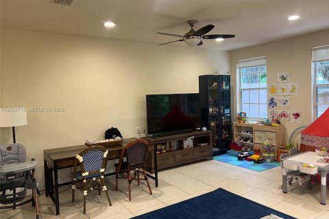Touwnhouse à louer à Sunrise, Floride: 3 chambres, 182.46 m2 № 2089539 - photo 9