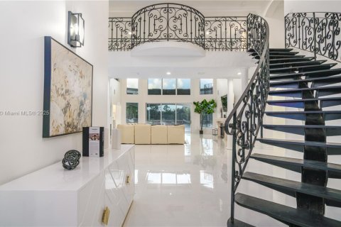 Villa ou maison à louer à Palm City, Floride: 9 chambres, 458.84 m2 № 2013058 - photo 3