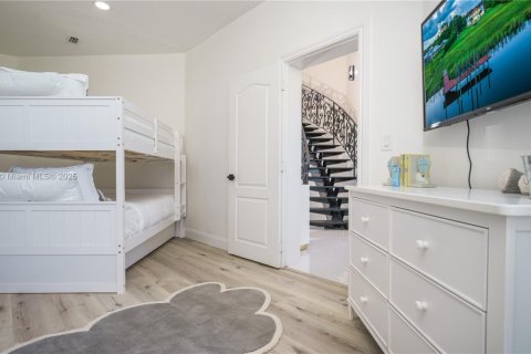 Villa ou maison à louer à Palm City, Floride: 9 chambres, 458.84 m2 № 2013058 - photo 4