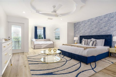 Villa ou maison à louer à Palm City, Floride: 9 chambres, 458.84 m2 № 2013058 - photo 17