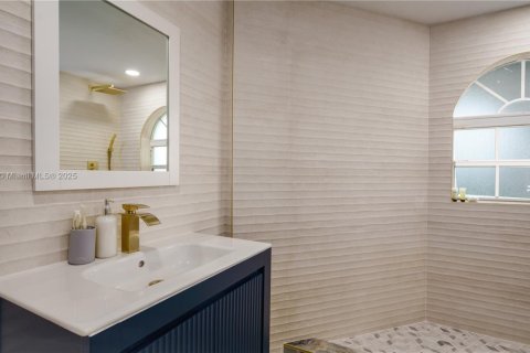 Villa ou maison à louer à Palm City, Floride: 9 chambres, 458.84 m2 № 2013058 - photo 28