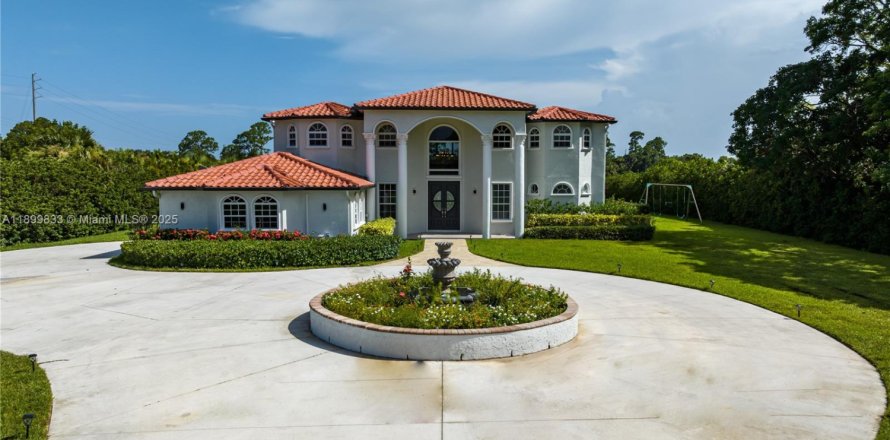 Villa ou maison à Palm City, Floride 9 chambres, 458.84 m2 № 2013058
