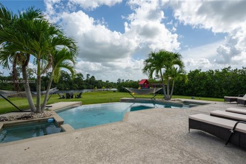 Villa ou maison à louer à Palm City, Floride: 9 chambres, 458.84 m2 № 2013058 - photo 15