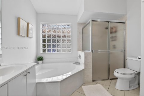Casa en venta en Pembroke Pines, Florida, 3 dormitorios, 155.89 m2 № 2008863 - foto 23