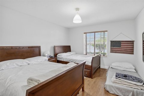 Casa en venta en Pembroke Pines, Florida, 3 dormitorios, 155.89 m2 № 2008863 - foto 29