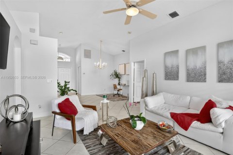 Casa en venta en Pembroke Pines, Florida, 3 dormitorios, 155.89 m2 № 2008863 - foto 10