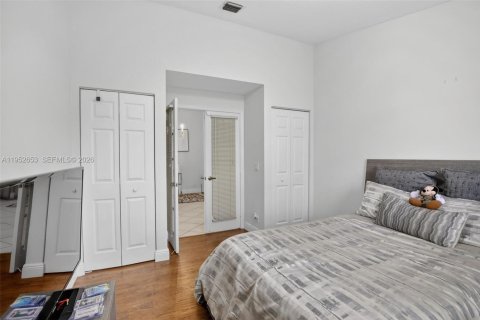 Casa en venta en Pembroke Pines, Florida, 3 dormitorios, 155.89 m2 № 2008863 - foto 26