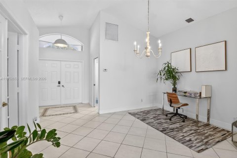 Casa en venta en Pembroke Pines, Florida, 3 dormitorios, 155.89 m2 № 2008863 - foto 7