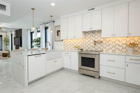 Condo in Ormond Beach, Florida, 2 bedrooms № 2106887 - photo 18