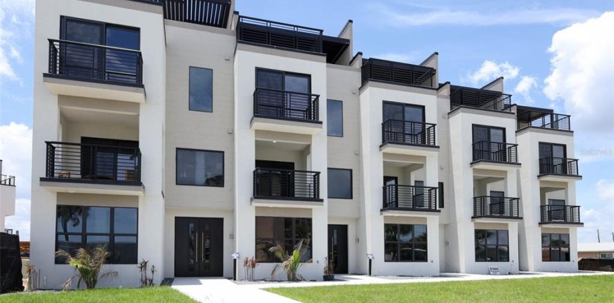 Condo in Ormond Beach, Florida, 2 bedrooms № 2106887
