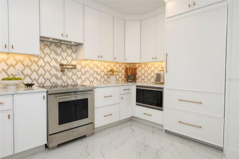 Condo in Ormond Beach, Florida, 2 bedrooms № 2106887 - photo 17