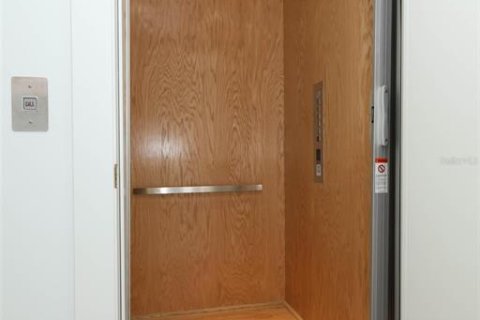 Condo in Ormond Beach, Florida, 2 bedrooms № 2106887 - photo 14