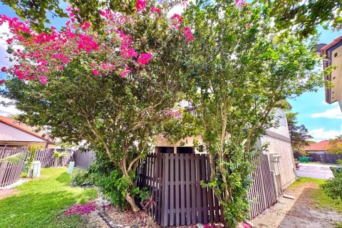 Copropriété à vendre à Miami, Floride: 2 chambres, 127.28 m2 № 2439253 - photo 12