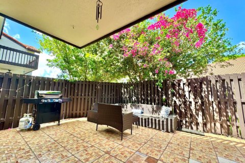 Copropriété à vendre à Miami, Floride: 2 chambres, 127.28 m2 № 2439253 - photo 8