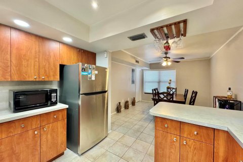 Copropriété à vendre à Miami, Floride: 2 chambres, 127.28 m2 № 2439253 - photo 16
