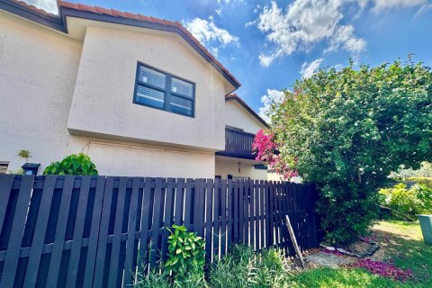 Copropriété à vendre à Miami, Floride: 2 chambres, 127.28 m2 № 2439253 - photo 11