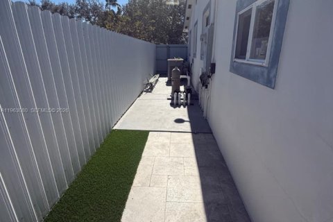 Villa ou maison à louer à Cutler Bay, Floride: 3 chambres № 2025577 - photo 18