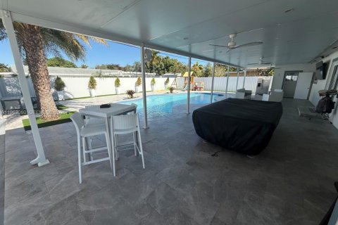 Villa ou maison à louer à Cutler Bay, Floride: 3 chambres № 2025577 - photo 15