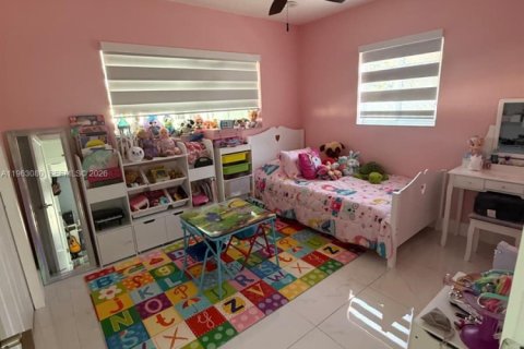 Villa ou maison à louer à Cutler Bay, Floride: 3 chambres № 2025577 - photo 13