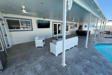 Villa ou maison à louer à Cutler Bay, Floride: 3 chambres № 2025577 - photo 17